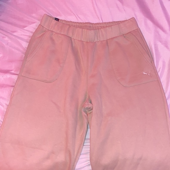 Cream Puma jogging suit super comfy. Size medium. - Picture 2 of 3